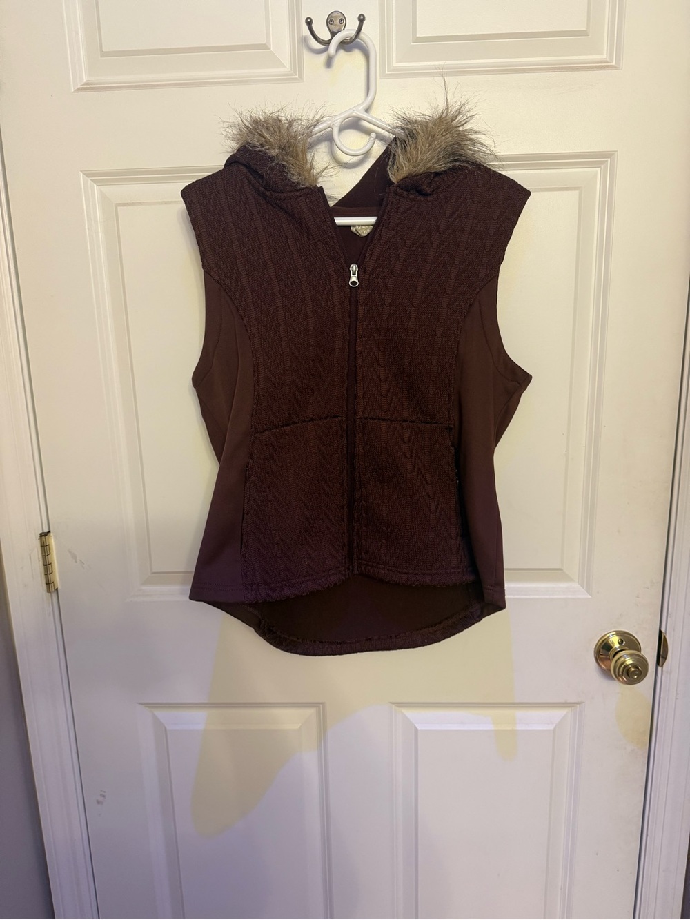BKE Fade Burgundy Knit Full-Zip Hooded Vest Faux Fur Trim Size Large